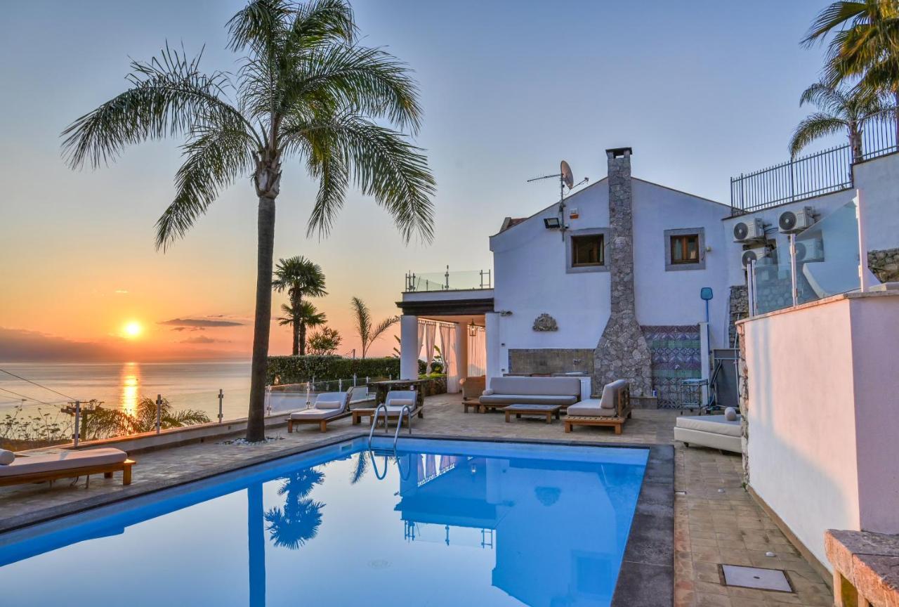 Luxury Taorum Villa With Spectacular Sea Views In טאורמינה מראה חיצוני תמונה