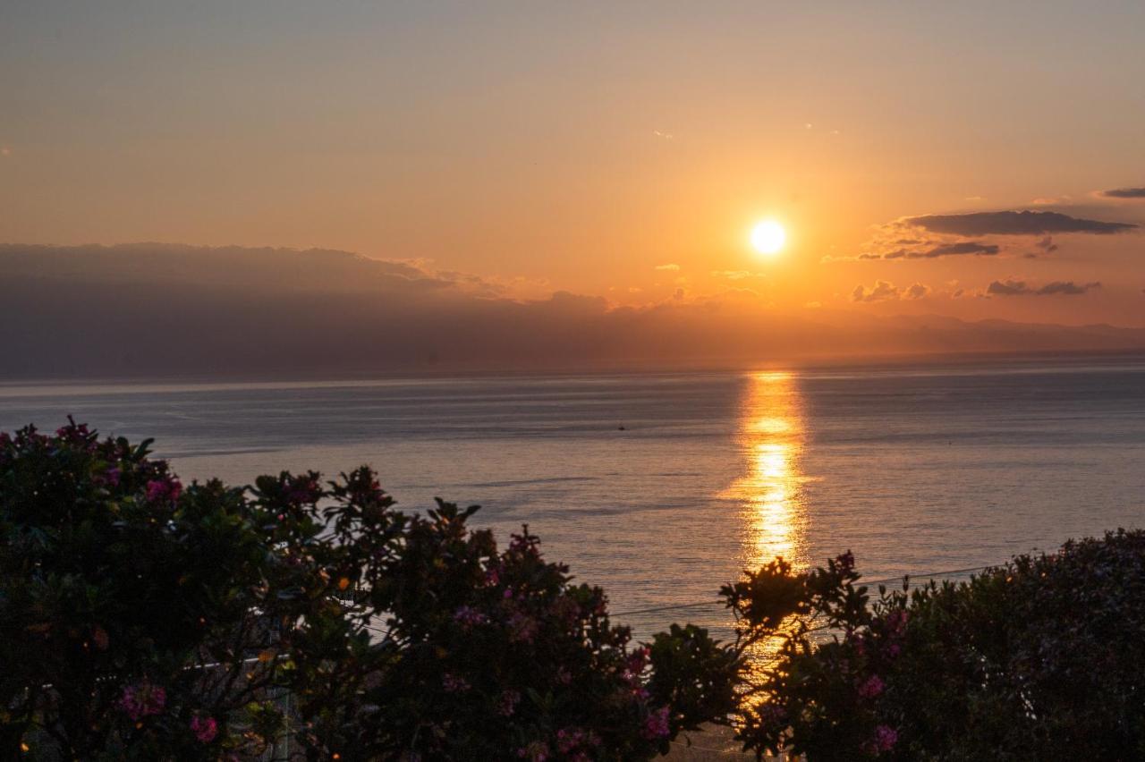Luxury Taorum Villa With Spectacular Sea Views In טאורמינה מראה חיצוני תמונה