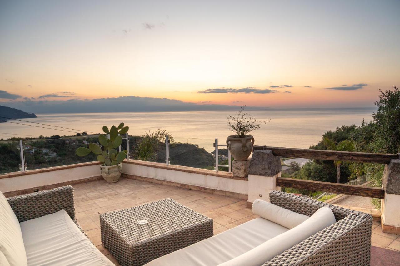 Luxury Taorum Villa With Spectacular Sea Views In טאורמינה מראה חיצוני תמונה