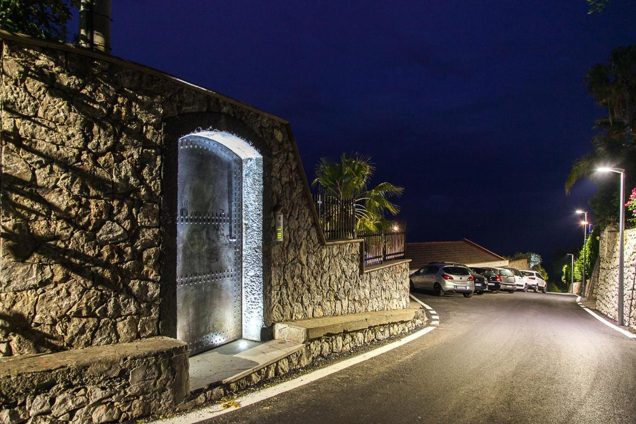 Luxury Taorum Villa With Spectacular Sea Views In טאורמינה מראה חיצוני תמונה