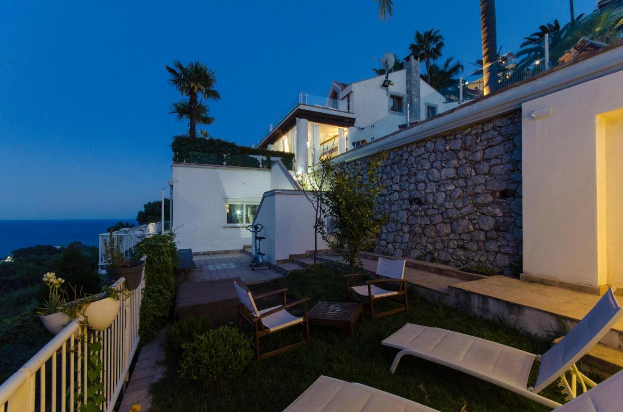 Luxury Taorum Villa With Spectacular Sea Views In טאורמינה חדר תמונה